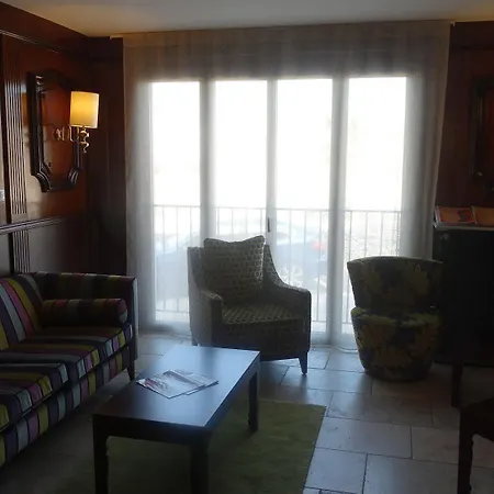 Hotel L'aragon A 50m De La Cite De Carcassonne