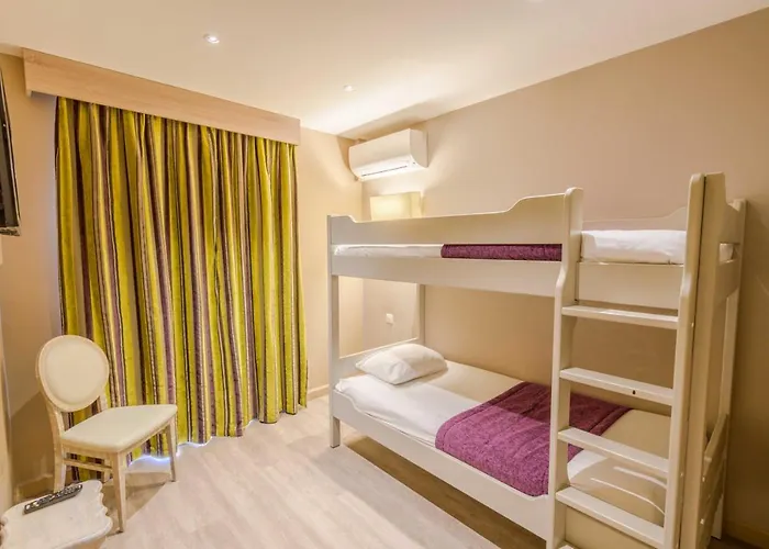 Hotel L'aragon A 50m De La Cite De