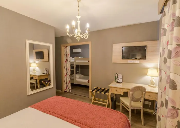 Hotel L'aragon A 50m De La Cite De 3*