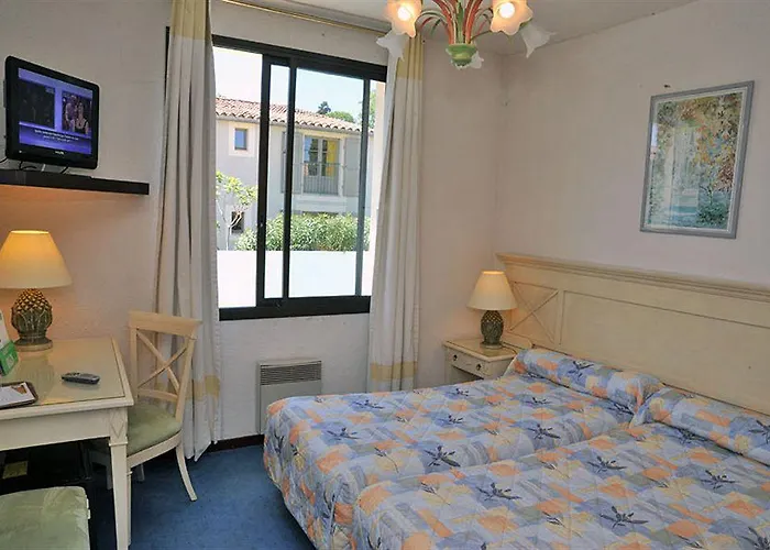 Hotel L'aragon A 50m De La Cite De Carcassonne