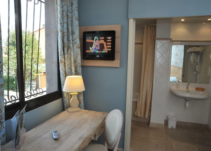 Hotel L'aragon A 50m De La Cite De