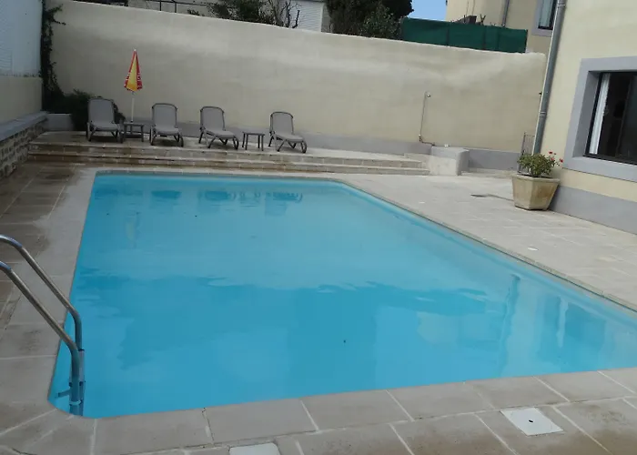 Hotel L'aragon A 50m De La Cite De 3*