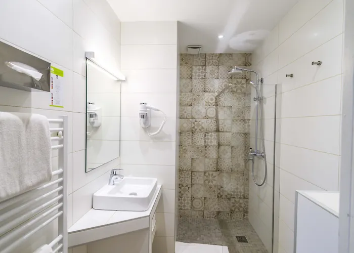 L'aragon A 50m De La Cite De Carcassonne